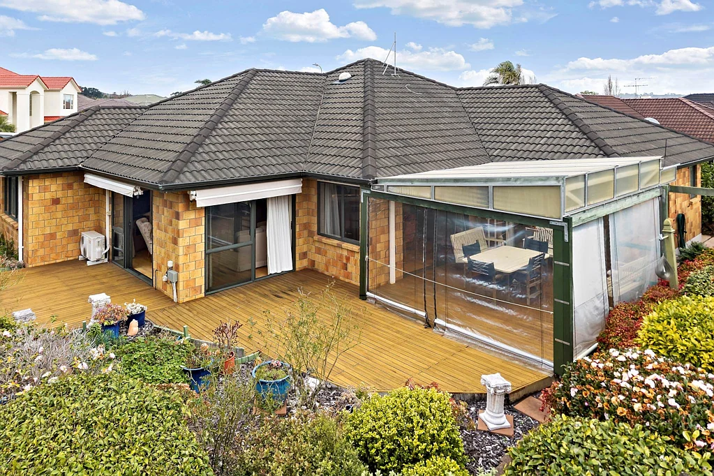 Flat Bush 4Kwarto A Cherished Single-Level Brick & Tile Sanctuary