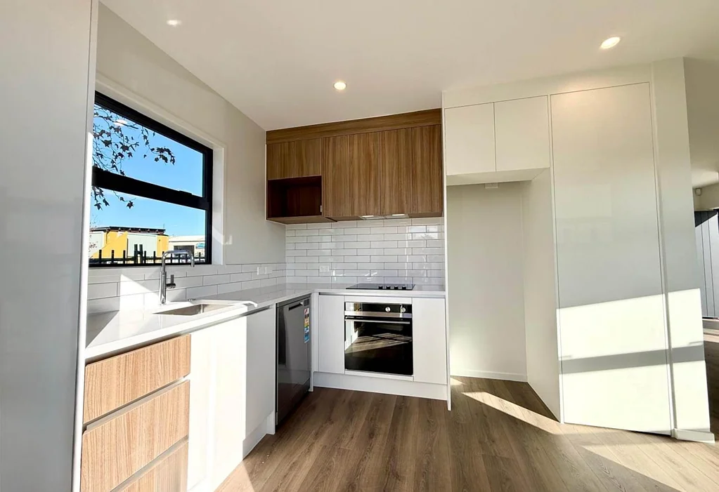 Effortless City-Fringe Living in Brand New Tow...