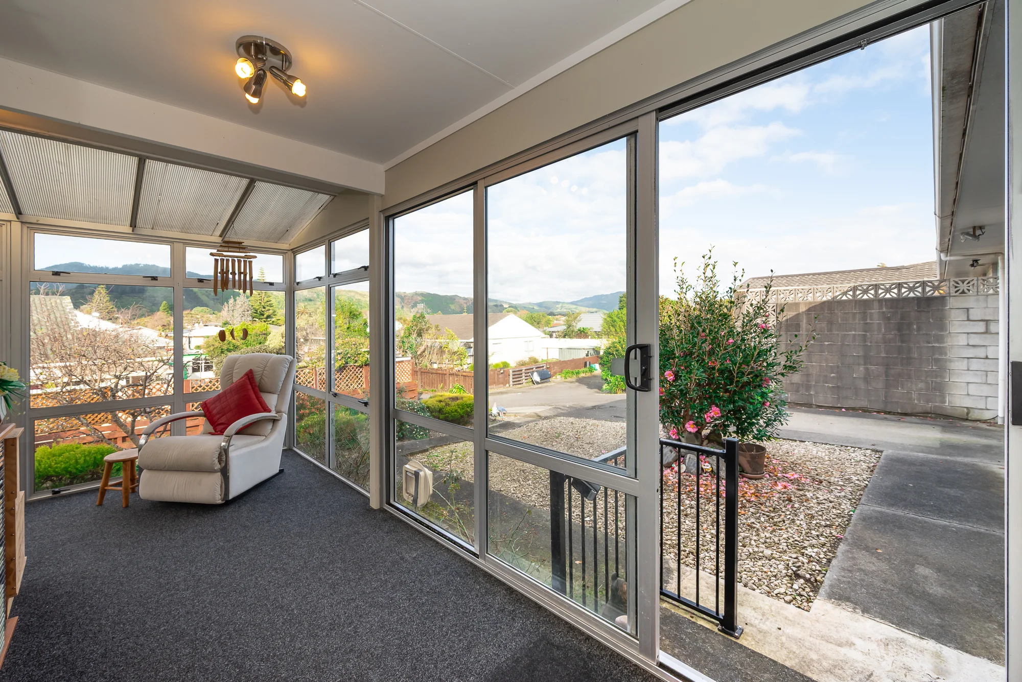 Raumati Beach 3બેડરૂમ A Smart Start in Raumati Beach