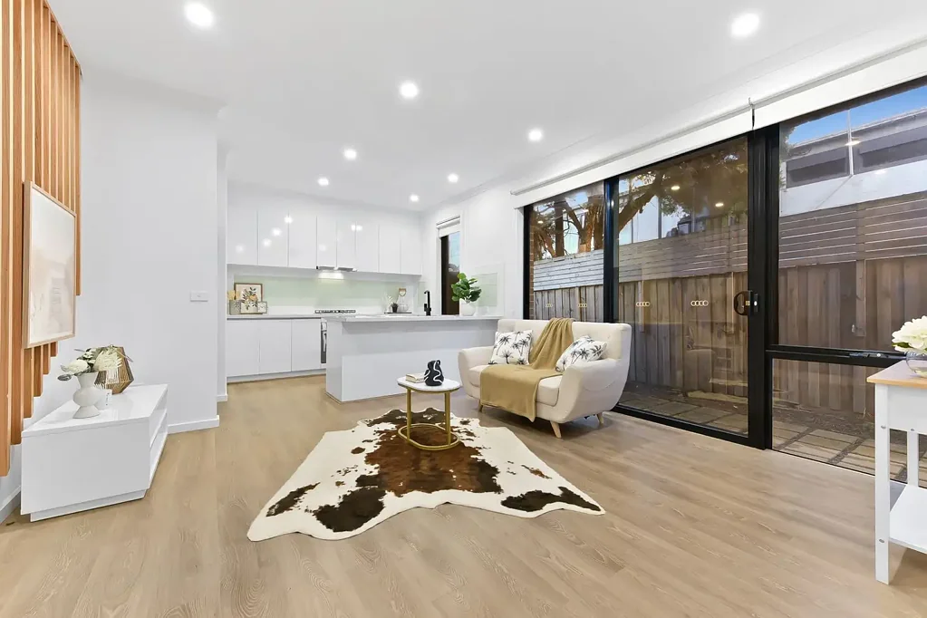 Dandenong 3ਬੈੱਡਰੂਮ The Brief: Stylish & Secluded – Modern Townhouse in a Prestigious Boutique Enclave (no active body corp)