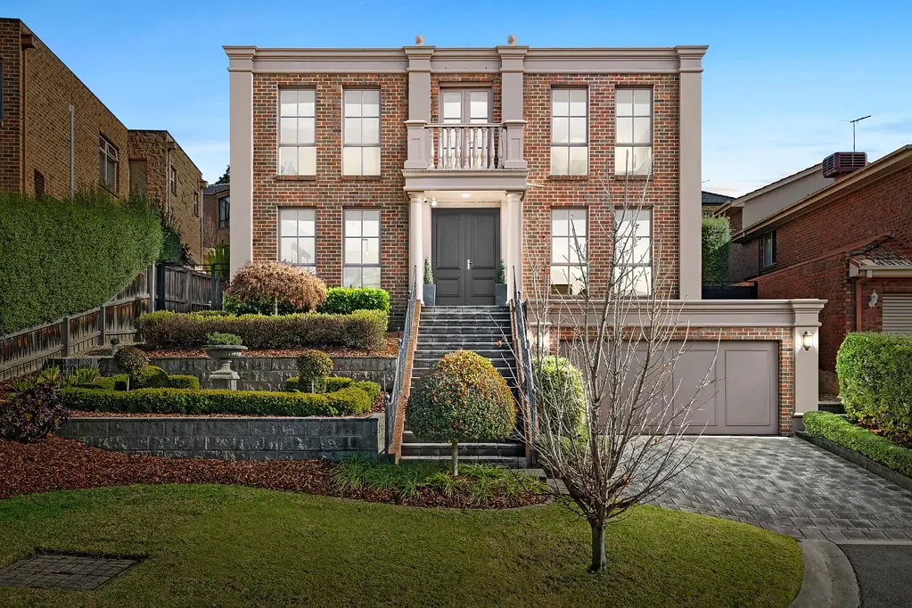 35 Arlington Drive, Glen Waverley, VIC 3150