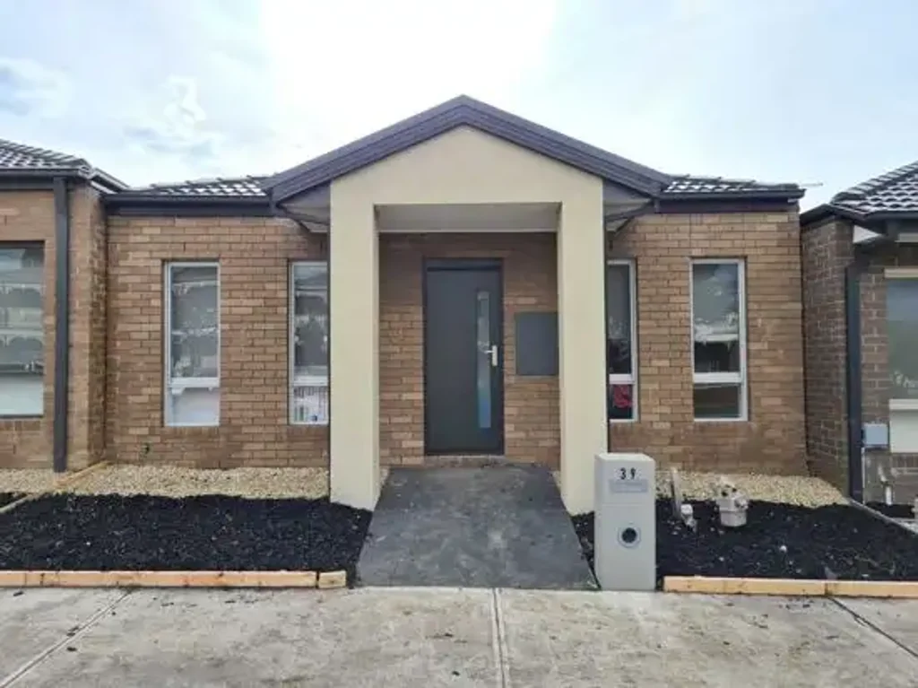 Low Maintenance Home!!!