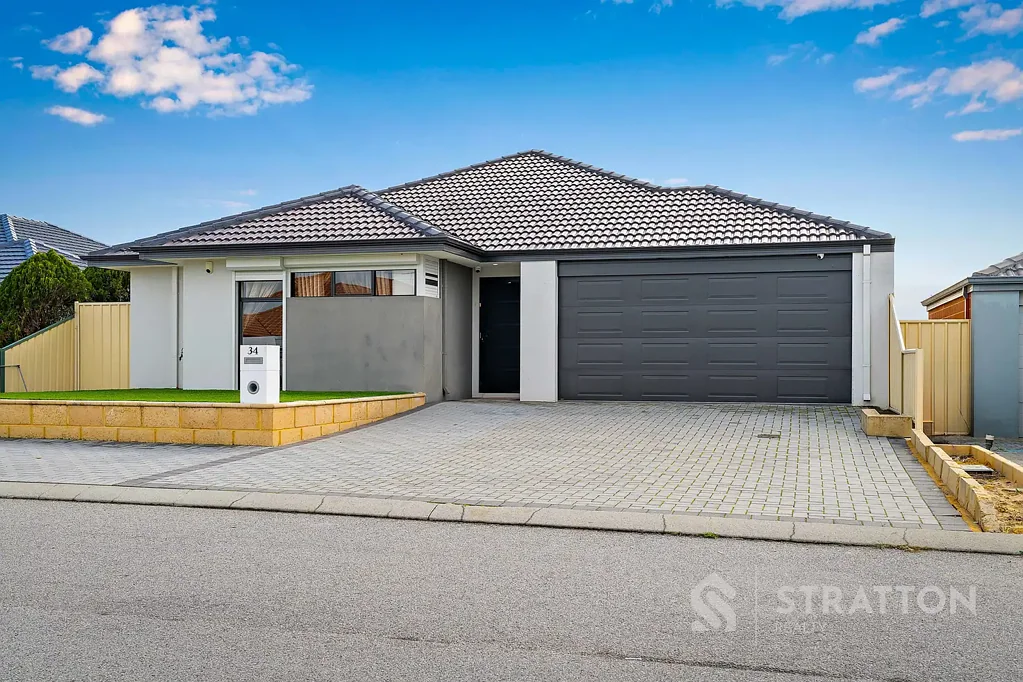 Seville Grove 4房  Modern Family Living with Theatre, Solar & Outstanding Outdoor Entertaining