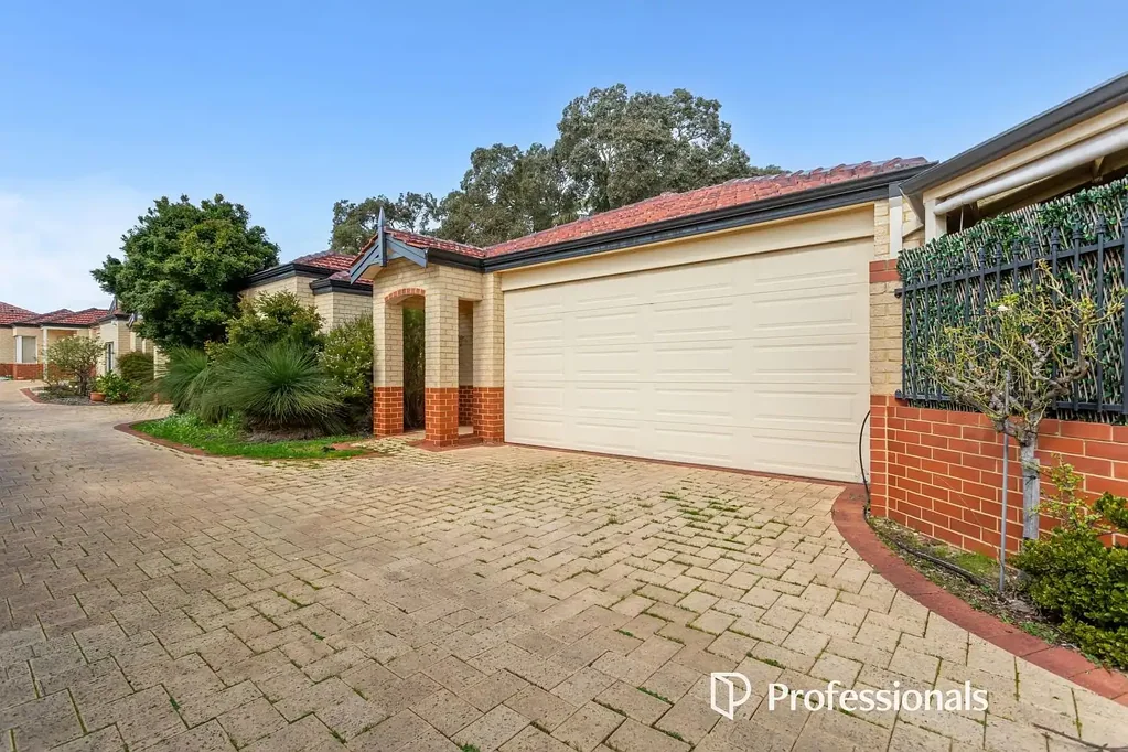 2/19 Boonooloo Road, Kalamunda, WA 6076