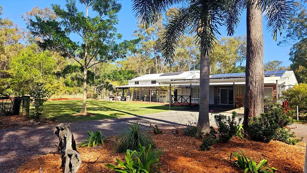 Cooroy 5 Bedroom Acreage, Creek, 4 Dwellings & Business Potential