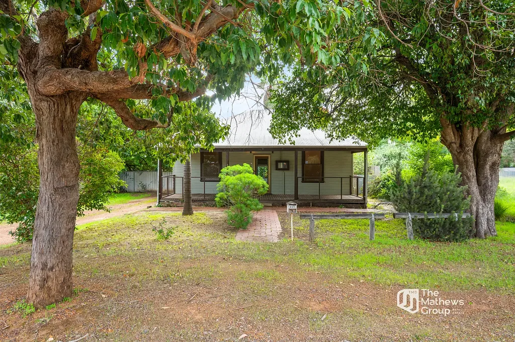 Armadale 4房  Timeless 1913 Character on a Huge 1,010sqm Block!