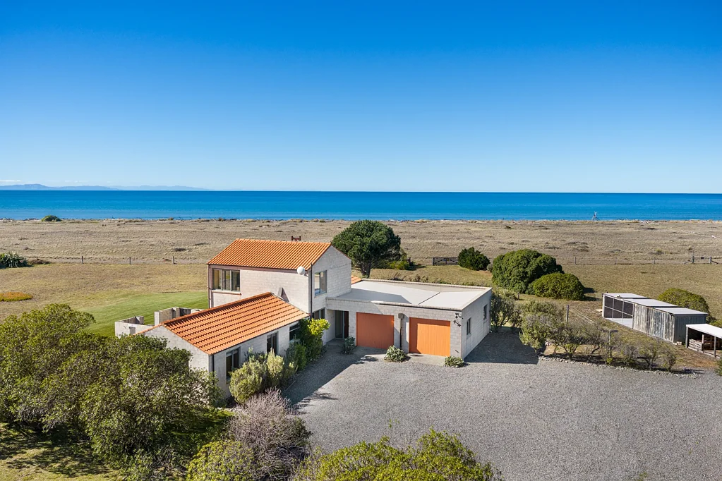 Rarangi Coastal outlook, country space