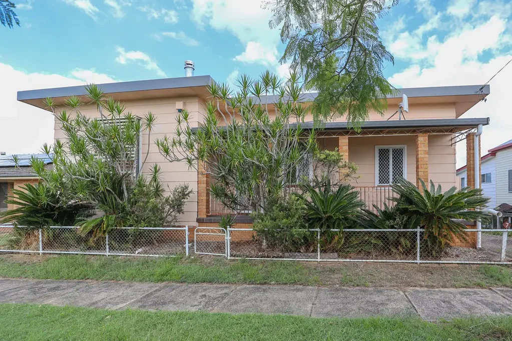 3 BEDROOM HOME CLOSE TO MAIN STREET