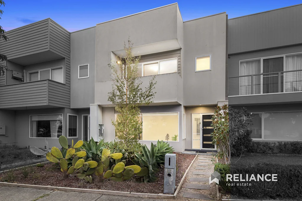 12 Whitetop Drive, Point Cook, VIC 3030