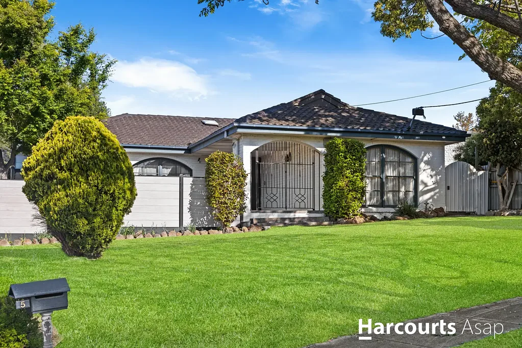 Dandenong North 4Zimmer Exceptional Space, Peace and Potential – The Perfect Dandenong North Address!