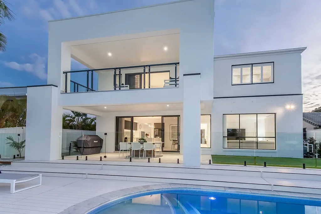 Bundall 5침실 Brand New North Facing Waterfront