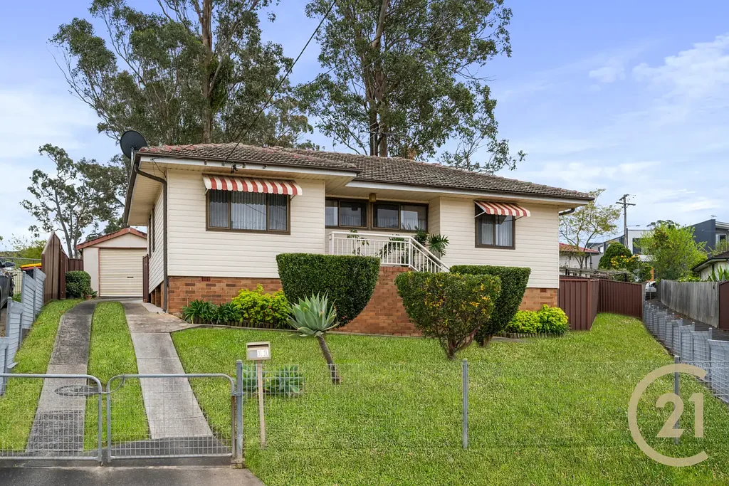 11 Dimby Place, Busby, NSW 2168