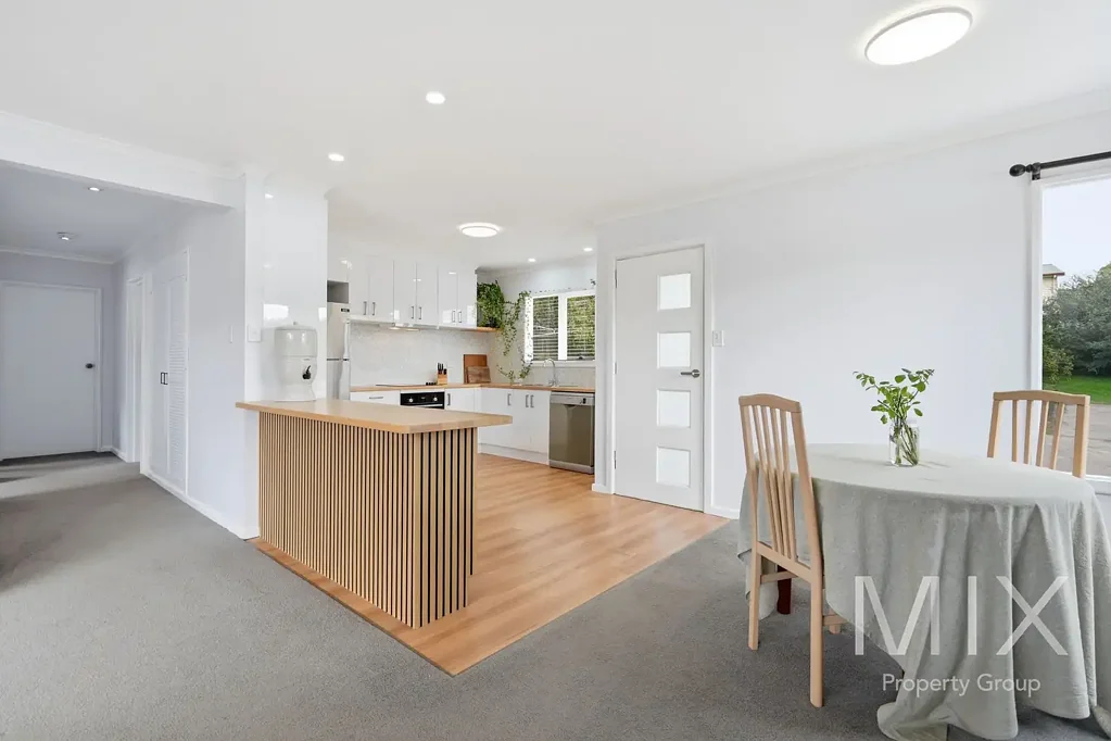 Risdon Vale 3Phòng ngủ Stylishly Renovated & Ready to Enjoy