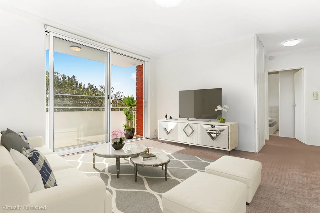 Sunny spacious apartment 300m to Bondi Beach