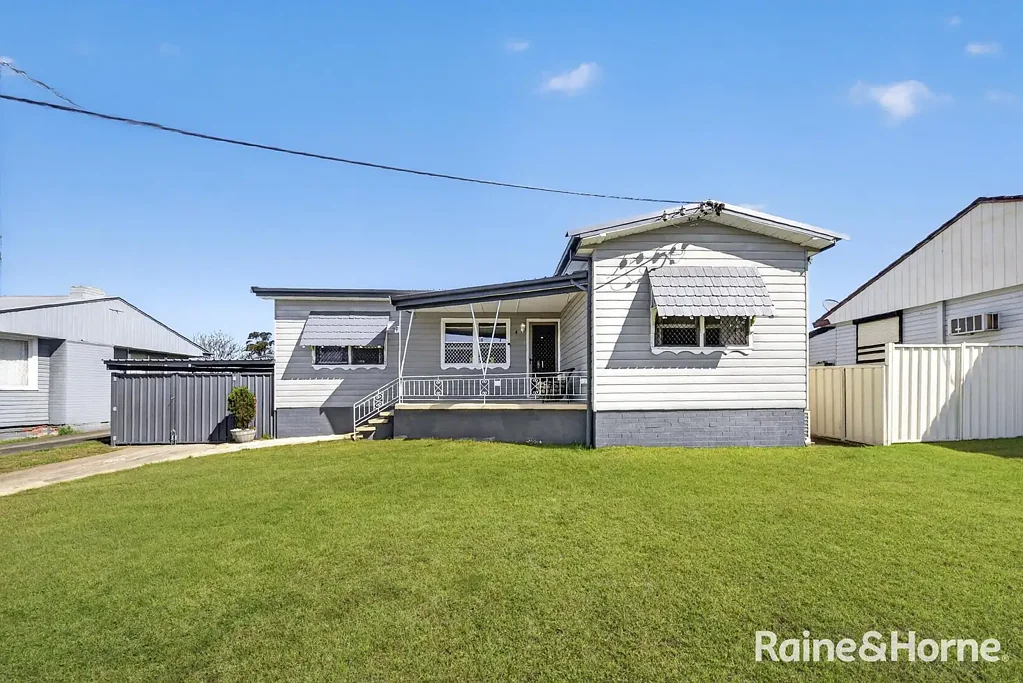 Edgeworth 3 Bedroom Classic Cottage Charm Meets Modern Edgeworth Living