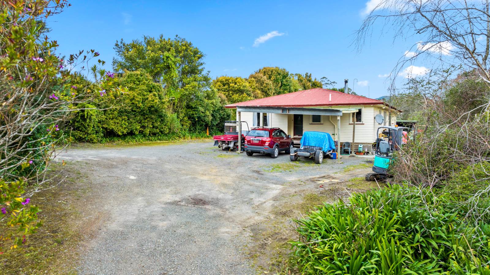 111 Waitakere Road, Waitakere, Auckland - Waitakere, 6 कमरे, 2 बाथरूम, House