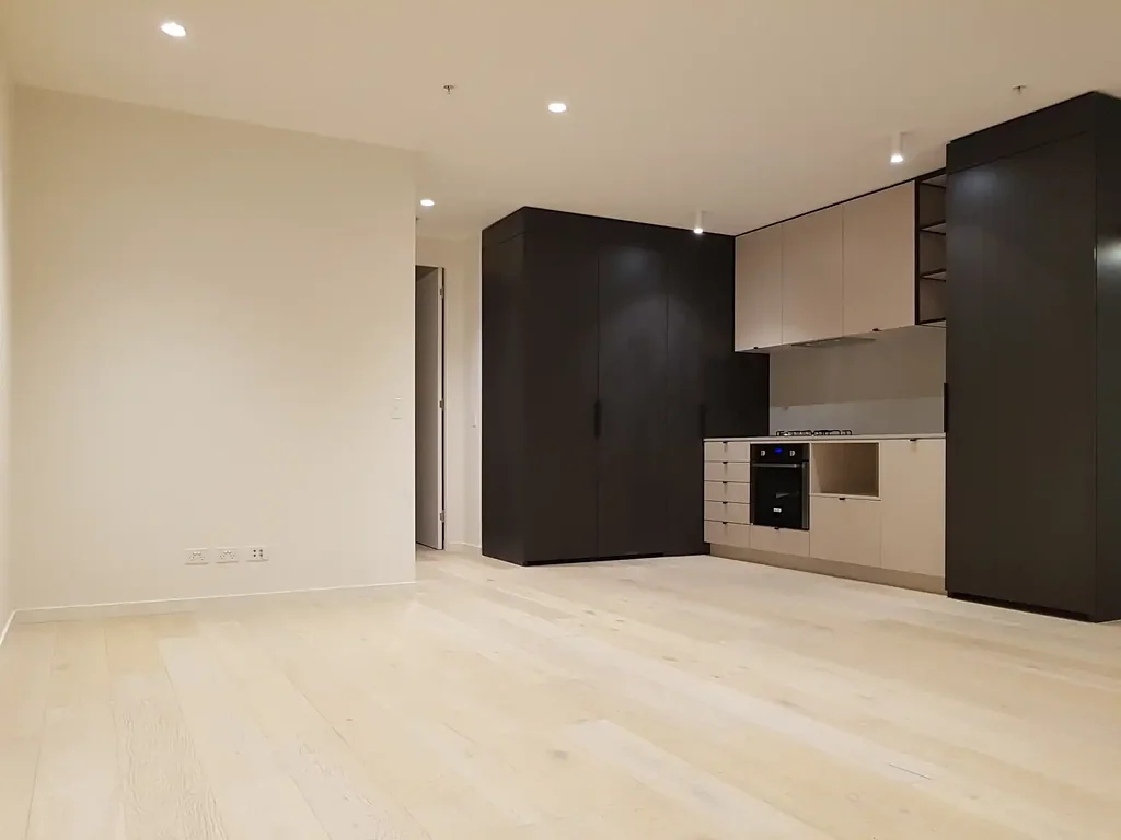LARGER LAYOUT, FLEXIBLE TERM, FURNISHED OPTION