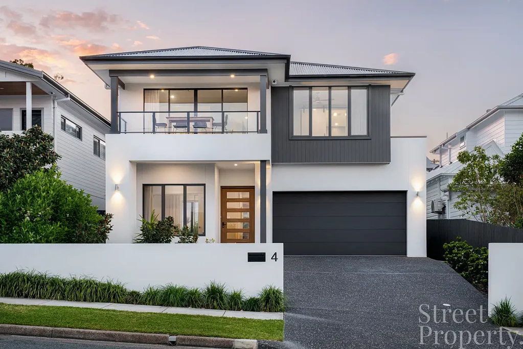 Merewether 5Moenga Merewether lifestyle without the upkeep in spacious family haven