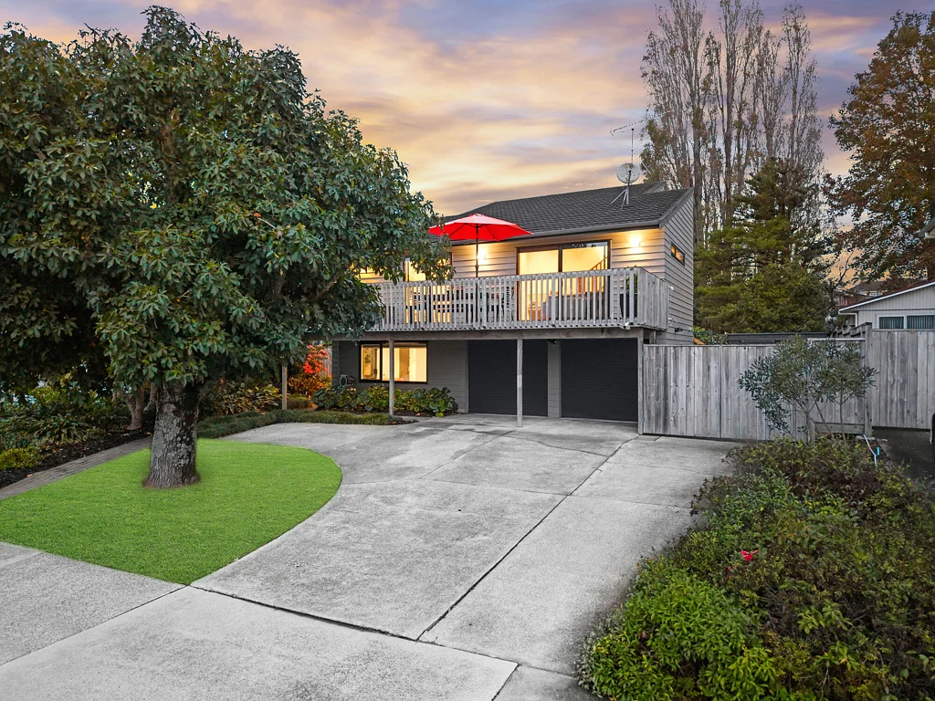 20 Lilian Place, Farm Cove, Manukau City, Auckland