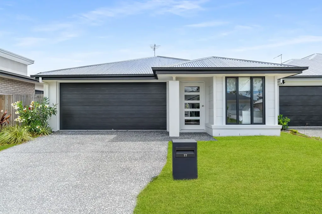 South Maclean 3部屋 Secure Investment Opportunity - Fixed Lease in Place