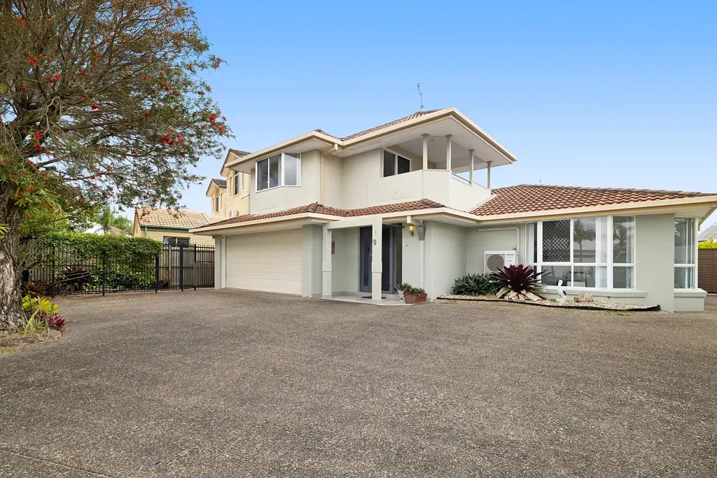 Mooloolaba 3房  A COASTAL HOME WITH SPACE TO LIVE AND RETREAT!