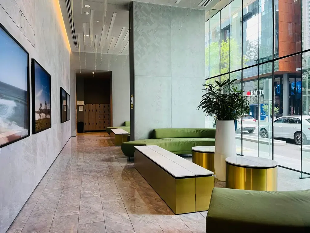 City living Apartment in Melbourne CBD !!