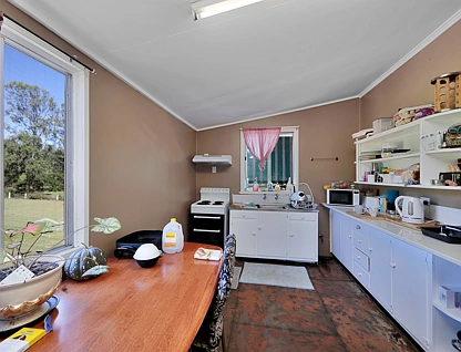 20 Tirroan Road, Gin Gin, QLD 4671, 3房, 1浴, House