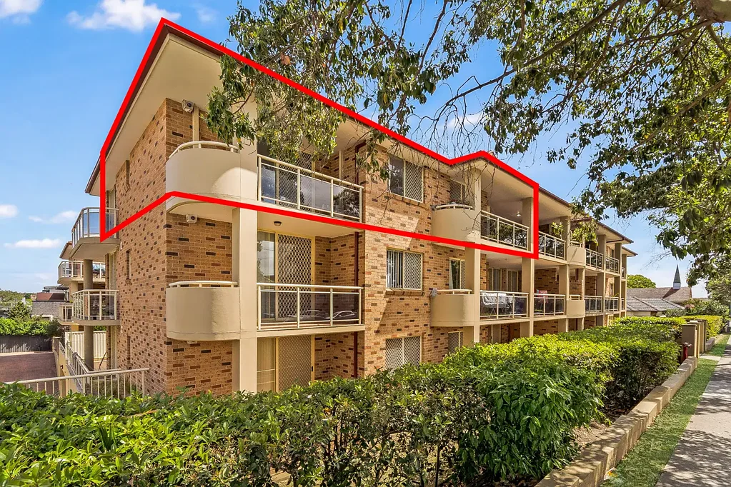 Riverwood 4房 四卧朝北公寓 宽敞起居现代厨 阳台娱乐双车位 近设施公园 Perfectly Positioned, North-Facing Top-Floor Unit