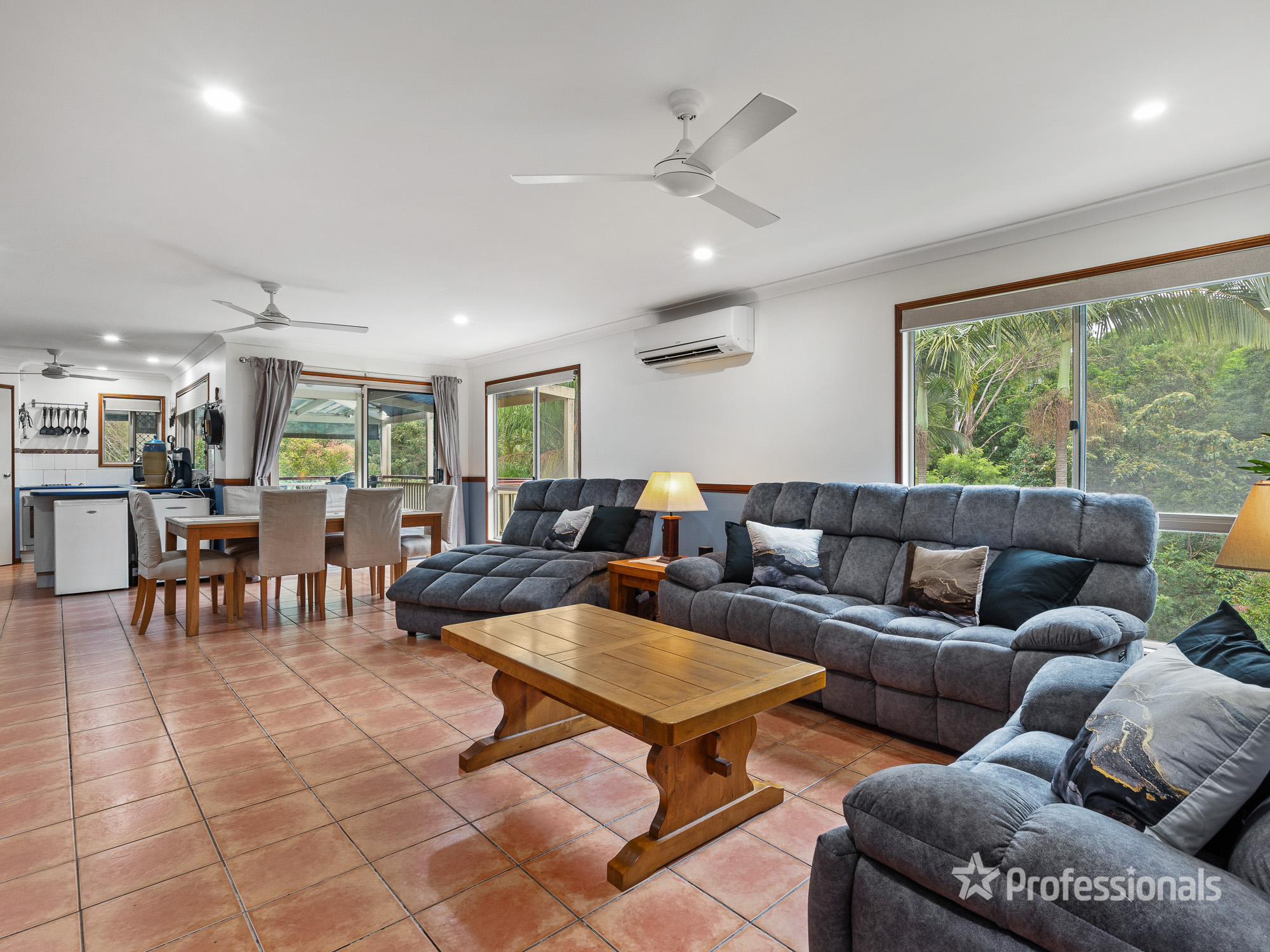 18 LINKWOOD DR, FERNY HILLS QLD 4055, 0 રૂમ, 0 બાથરૂમ, House