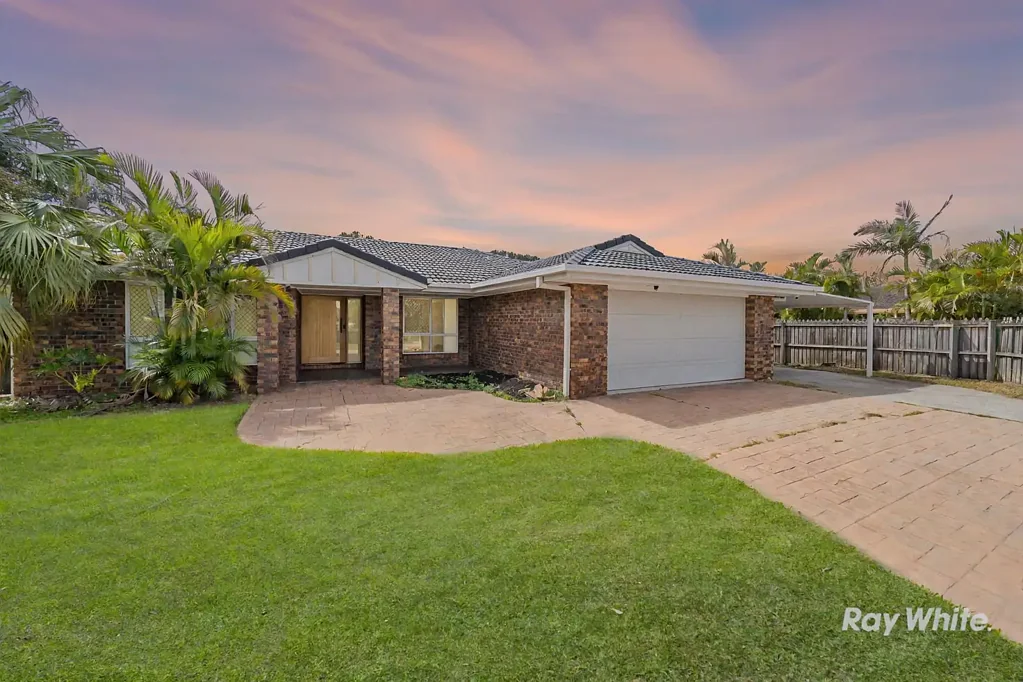 Cornubia 5chambre Low-Set, Renovated & Ready in a Secure, Gated Community