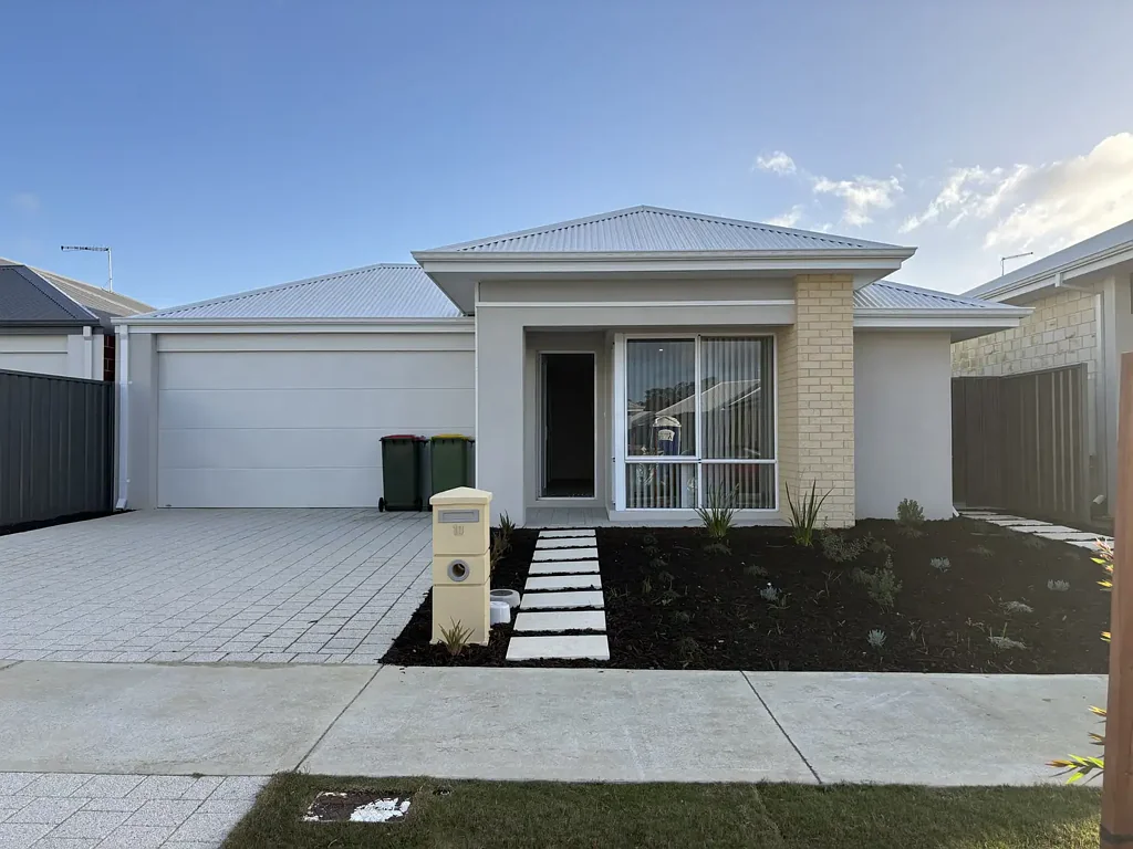 Brand New 5-Bedroom Family Home!