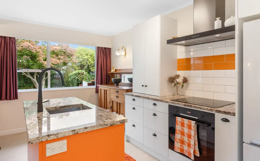 Waikanae 2 Bedroom Convenient Location | Modern Touches