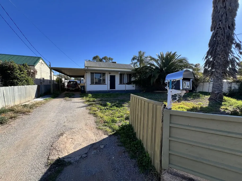 74 Gaffney Lane, Broken Hill, NSW 2880