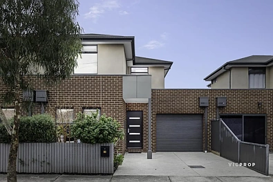 Fawkner 4 Bedroom Captivating Family Luxury in Prime Position