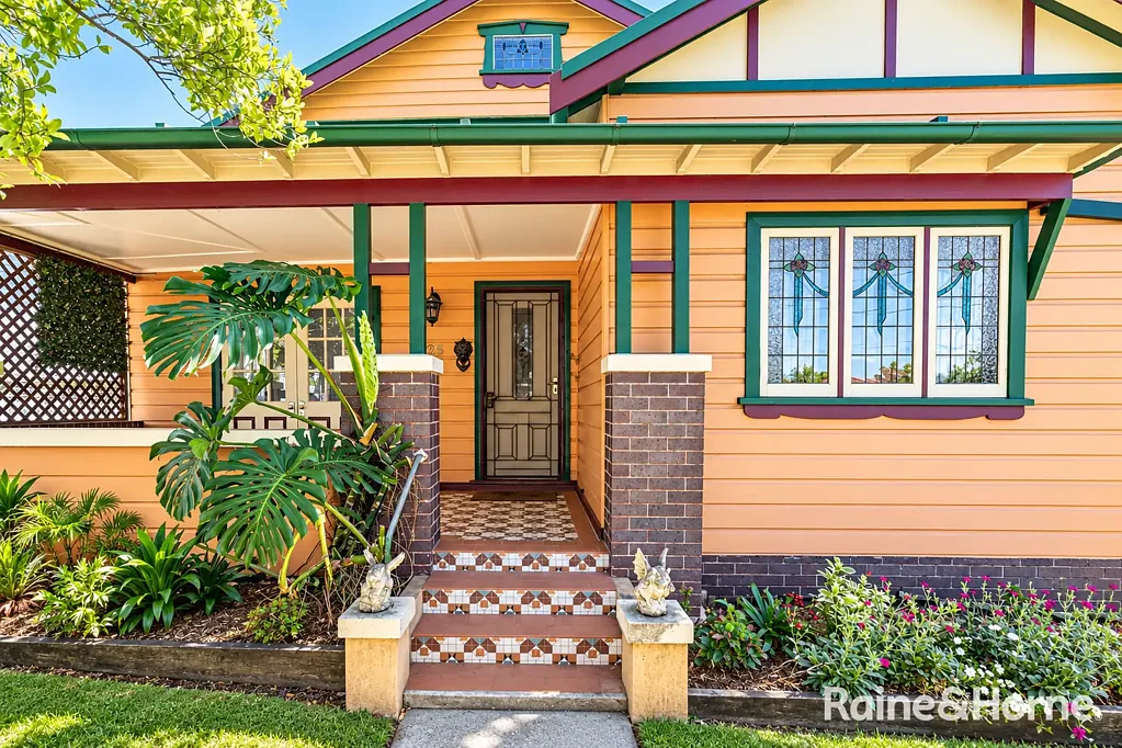 Charming Cottage Full Of Light & Character