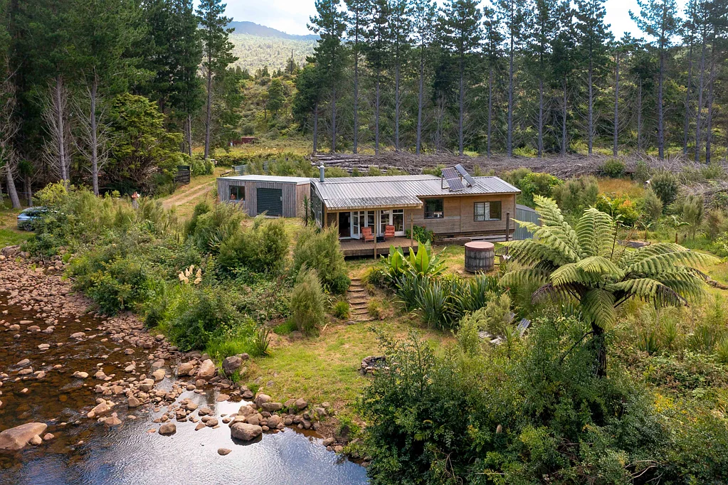 Omapere 1chambre SERENITY BY THE RIVER