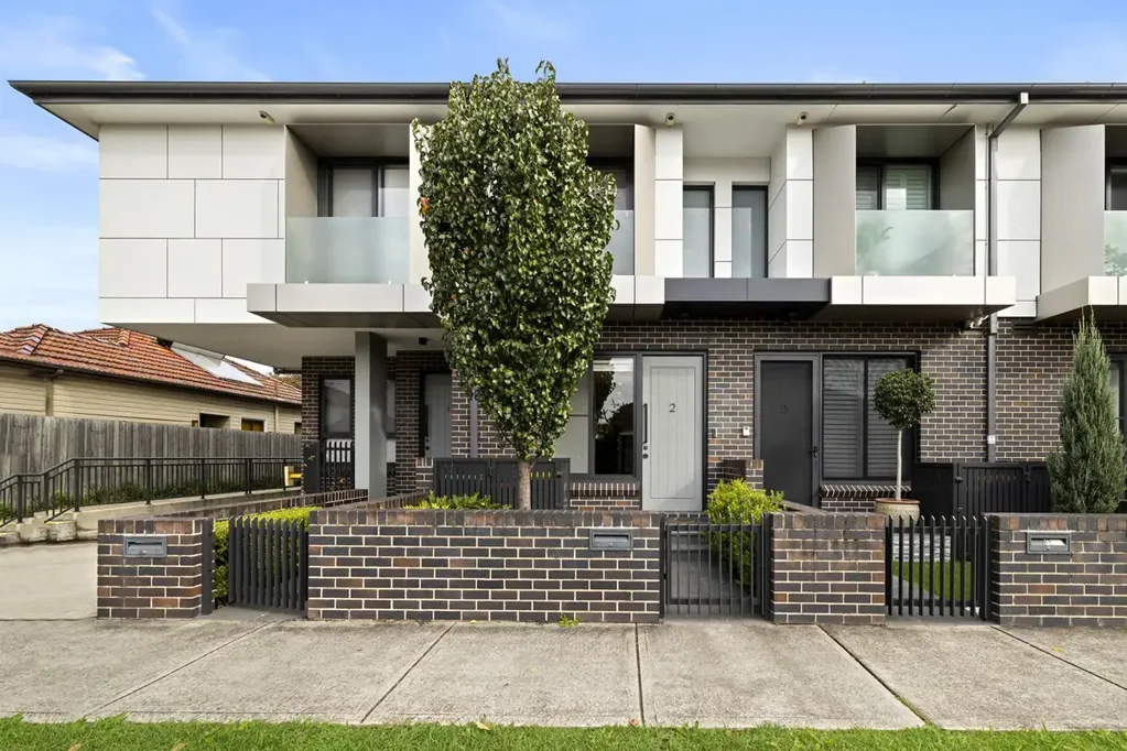 Croydon Park 3chambre Contemporary Townhouse Living with House-Like Proportions