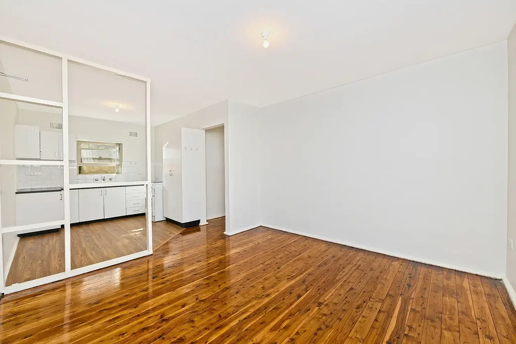 Low-Maintenance Retreat Moments From Summer Hill Village