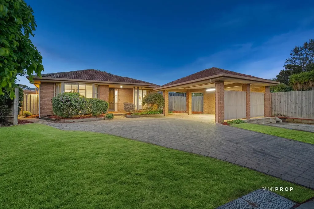 Ferntree Gully 3ਬੈੱਡਰੂਮ Neat and Immaculate Home in the Bowl of a Court