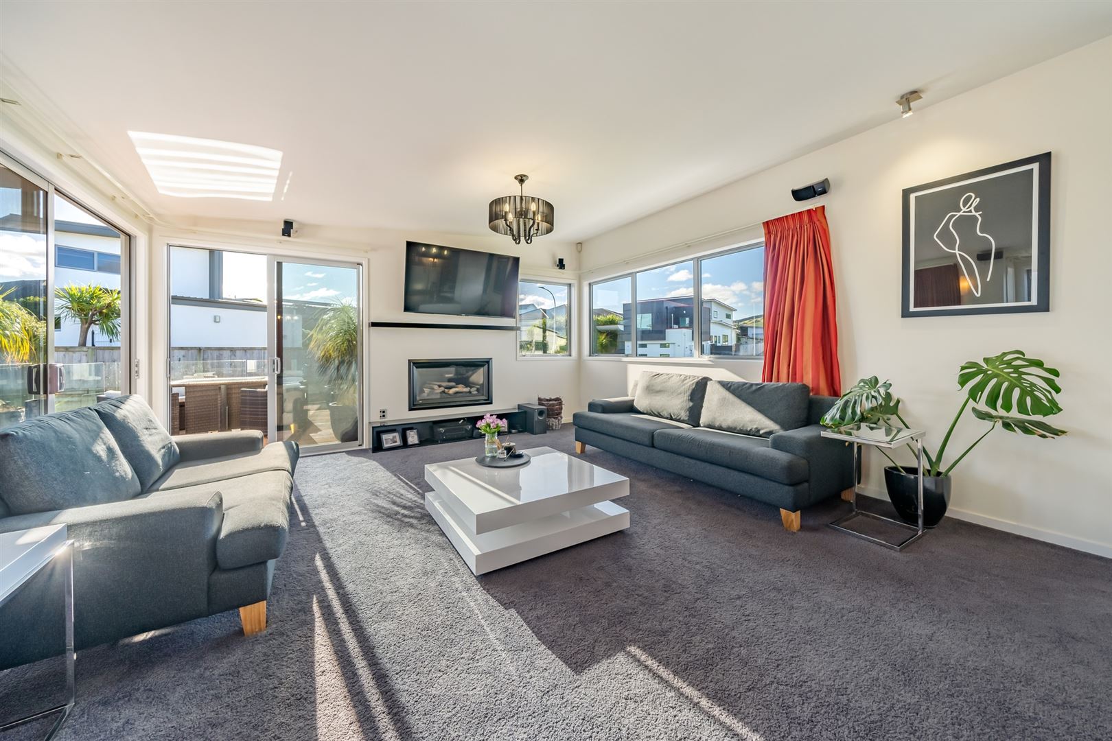 3 Mo Street, Camborne, Porirua, 4 phòng ngủ, 2 phòng tắm