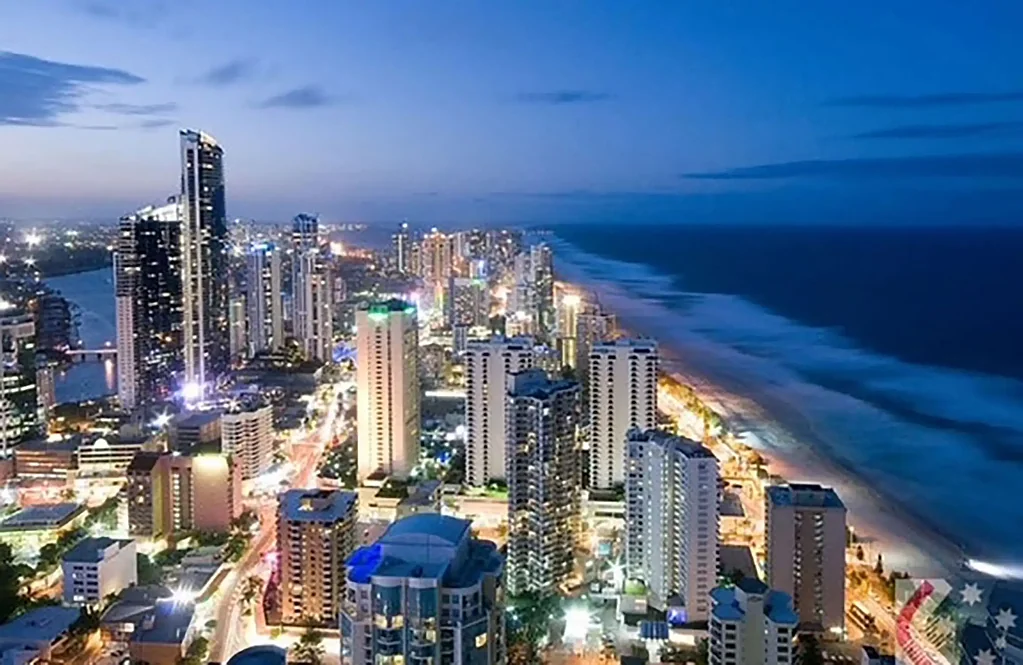 Surfers Paradise 3침실 SELLERS INSTRUCTS SELL NOW! N/E 3 Bedrooms + Media Room or potentially 4th room