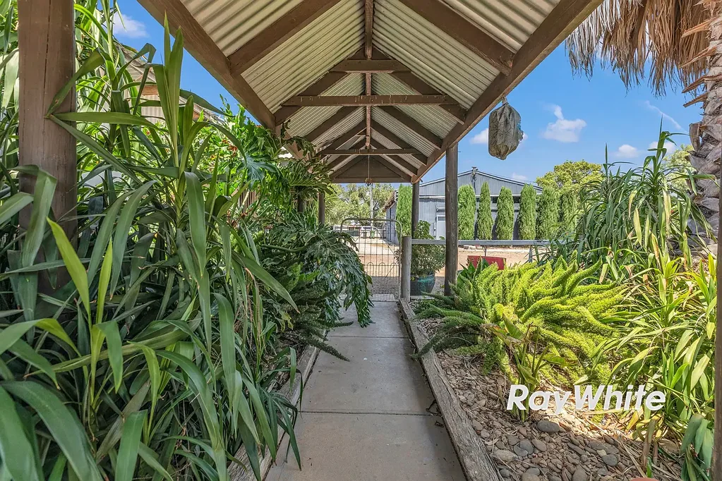 Nanneella 3ห้องนอน Country Charm with Shed, Pool & Space to Spare