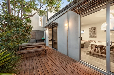 ਬਾਹਰੀ - 8A BRIDGE RD, BARWON HEADS VIC 3227