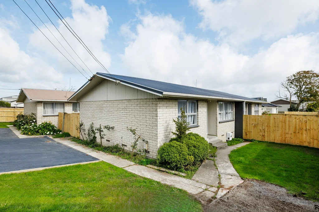 Melville 2 Bedroom Prime Freehold Unit Near Hospital