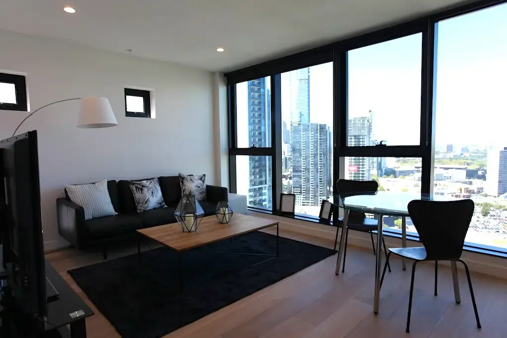 The Beating Heart of South Melbourne ! - Living the High Life in a Stylish 2-bed