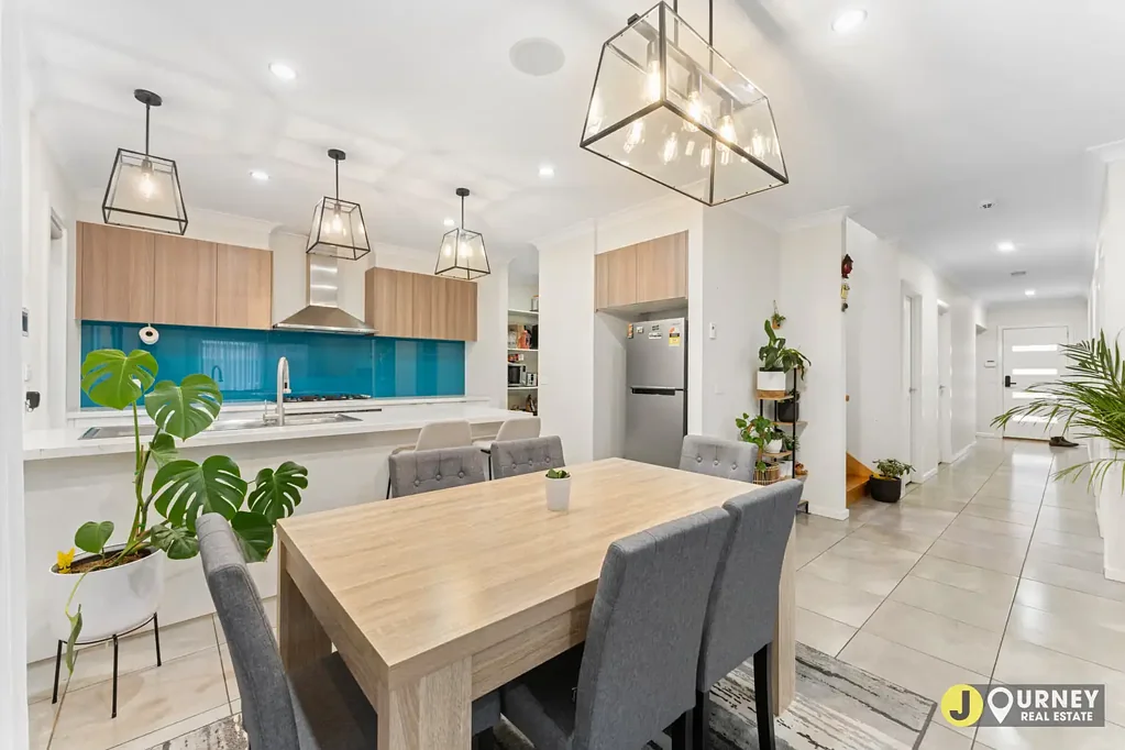 18 Abloom View, Mickleham, VIC 3064