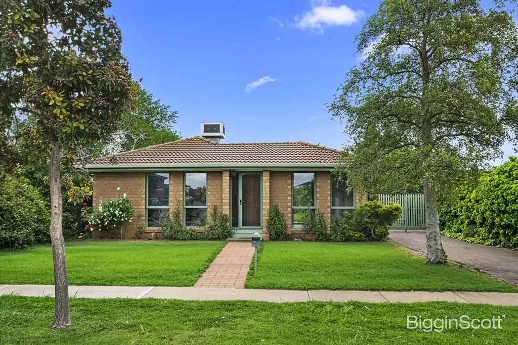Werribee 3غرفة نوم Renovated Home on a Huge Block with Exceptional Future Potential