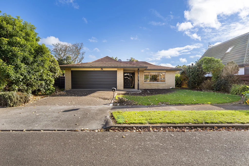 Awapuni 3 Bedroom Spacious family living in Riverdale