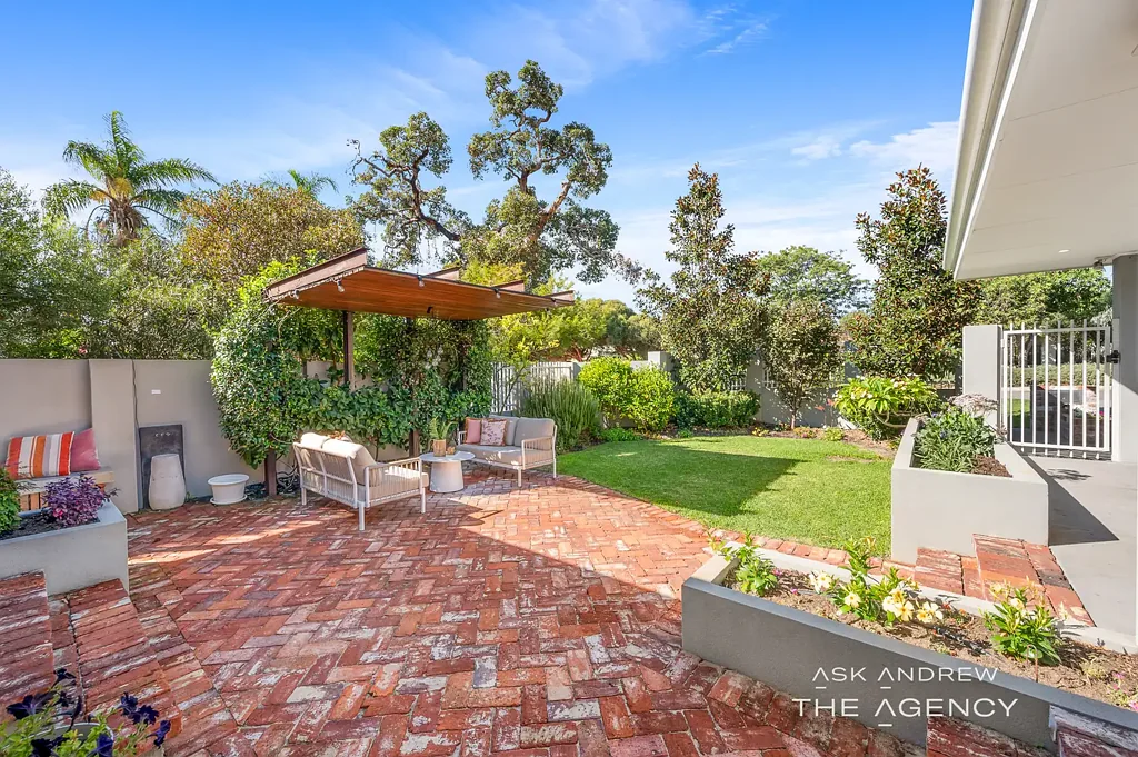 11 Cormack Road, Alfred Cove, WA 6154