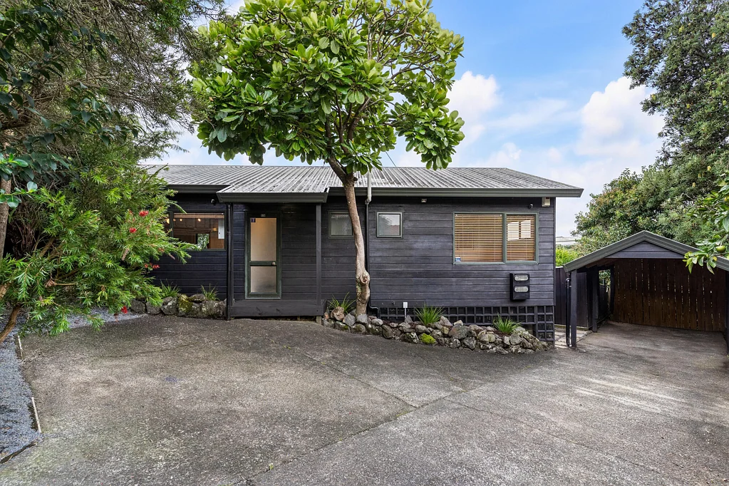 Waterview 3 Bedroom Private, Renovated & Harbour Views